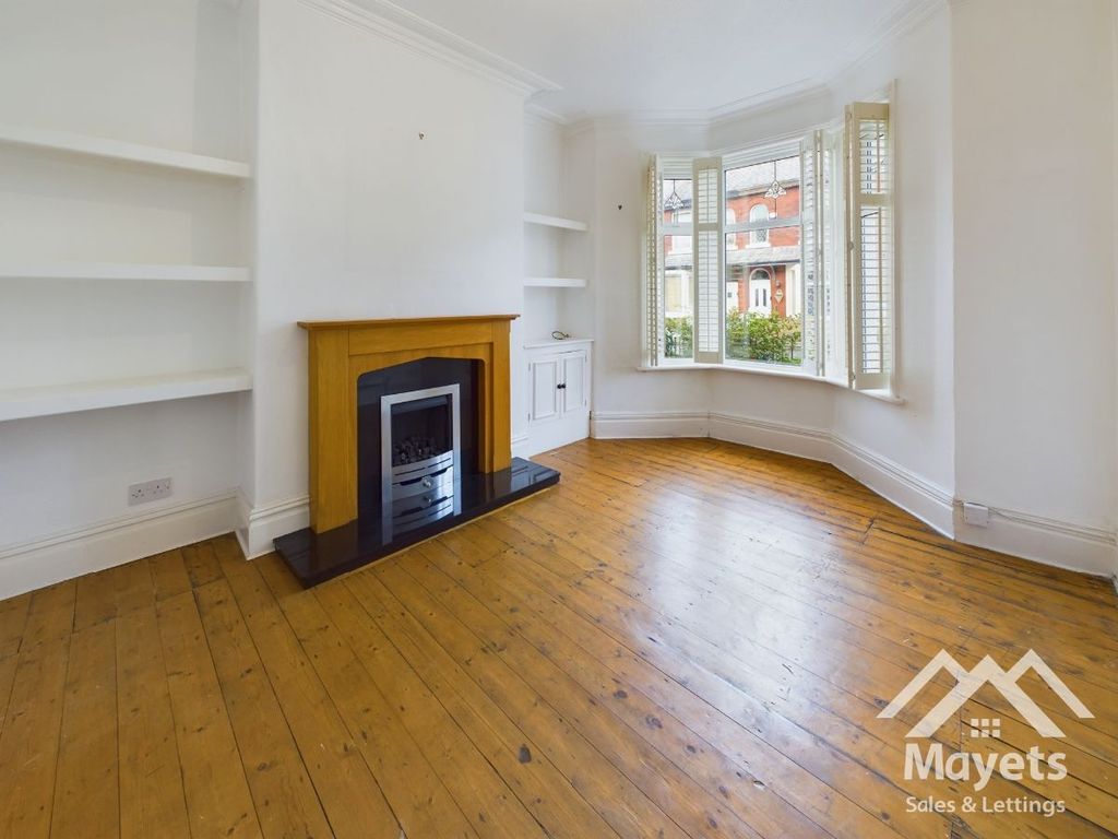 Property photo 2 of 18