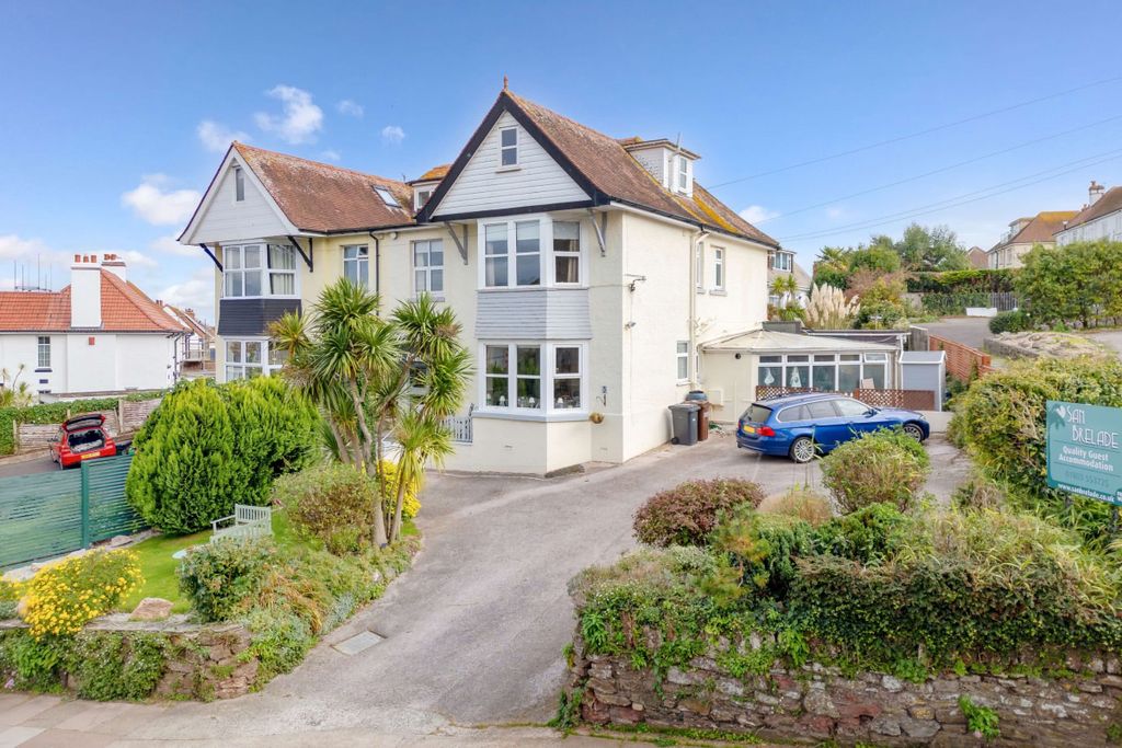 Property photo 1 of 35