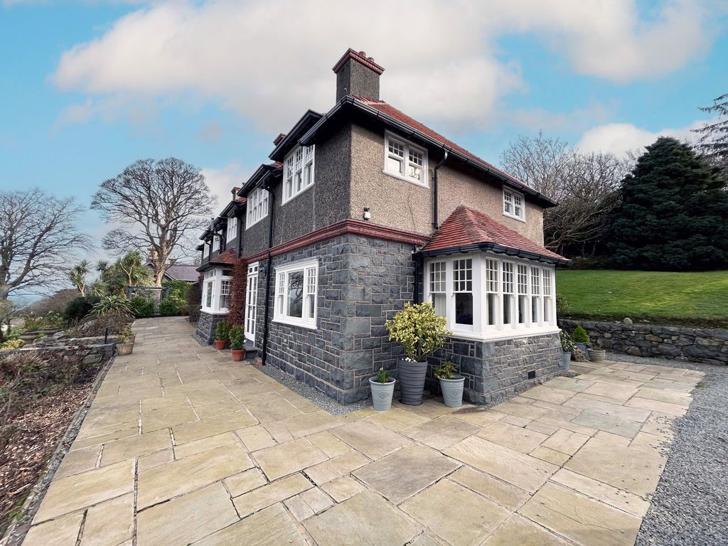 Property photo 3 of 74