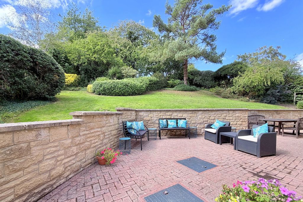 Property photo 2 of 19