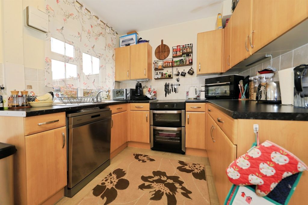 Property photo 3 of 14