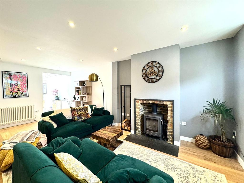 Property photo 3 of 17 5.Jpg