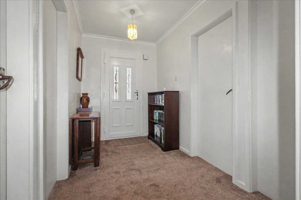 Property photo 2 of 21 Entrance Hallway