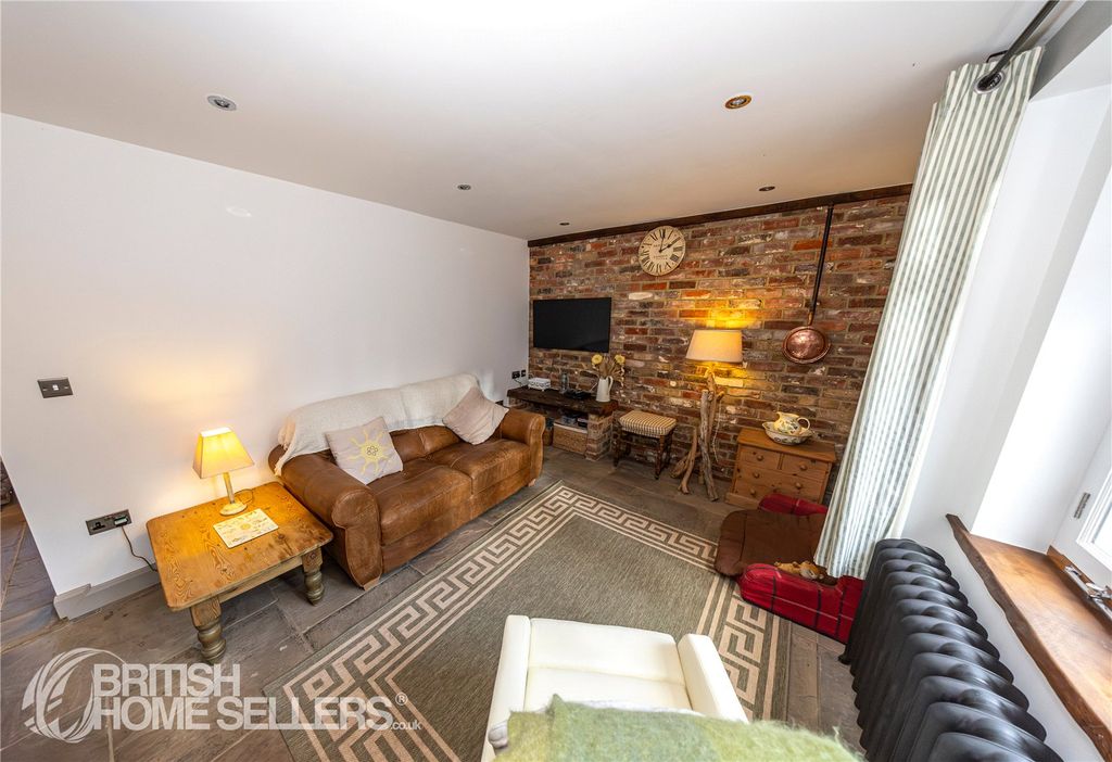 Property photo 2 of 41 Picture No. 37