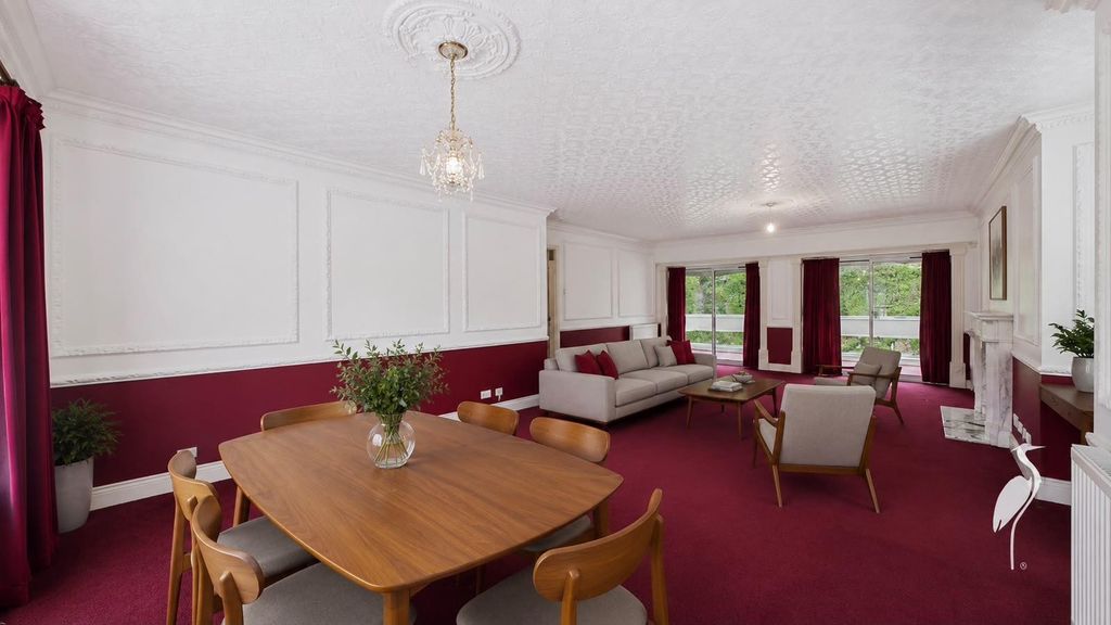 Property photo 3 of 31 Lounge/Dining Room