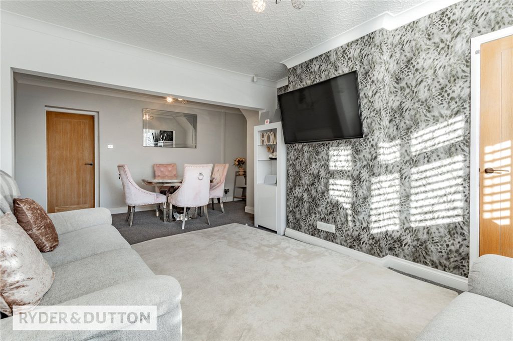 Property photo 2 of 17 Living/Dining