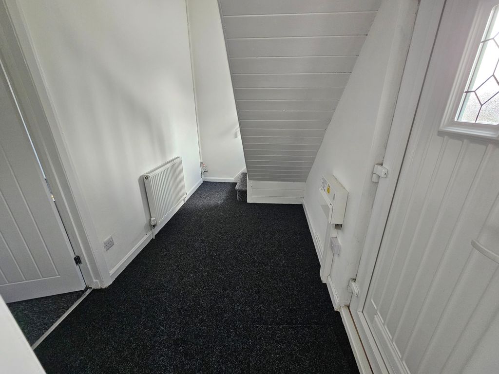 Property photo 2 of 5 1000057496