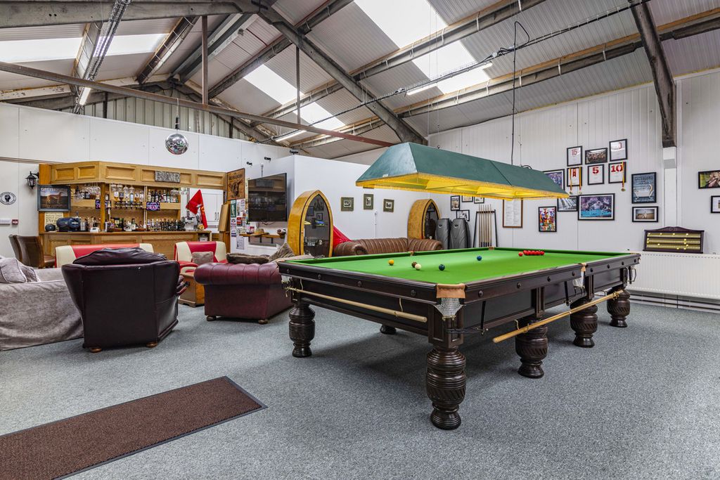 Property photo 2 of 18