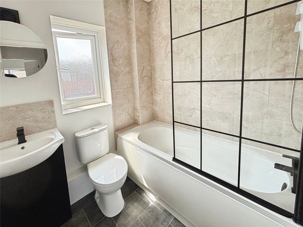 Property photo 3 of 10 Bathroom