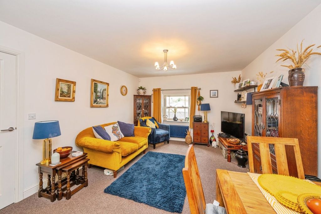 Property photo 3 of 20