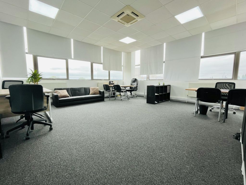 Property photo 3 of 10 36.Jpg