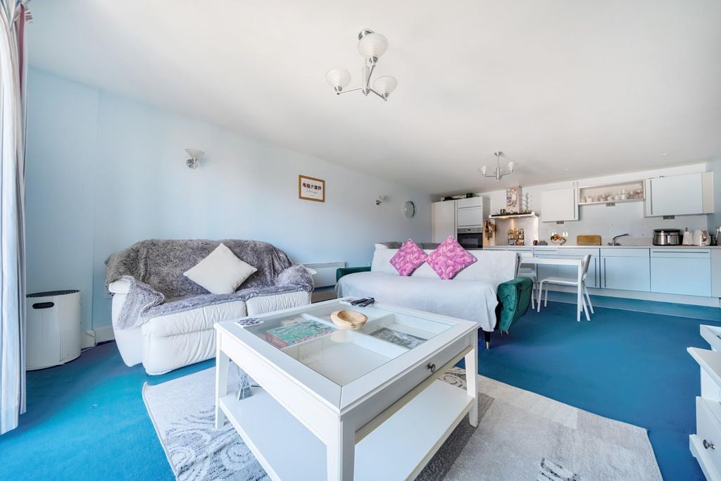 Property photo 2 of 14 1312683-12-686E6c68Eb6Af.Jpg