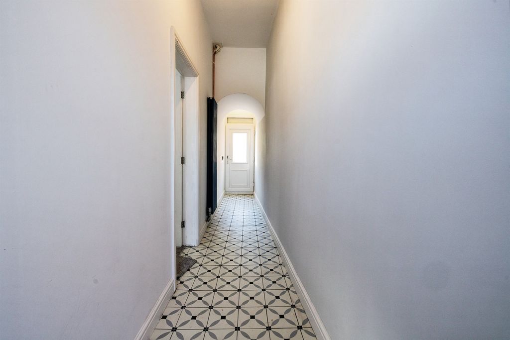 Property photo 2 of 15 Image