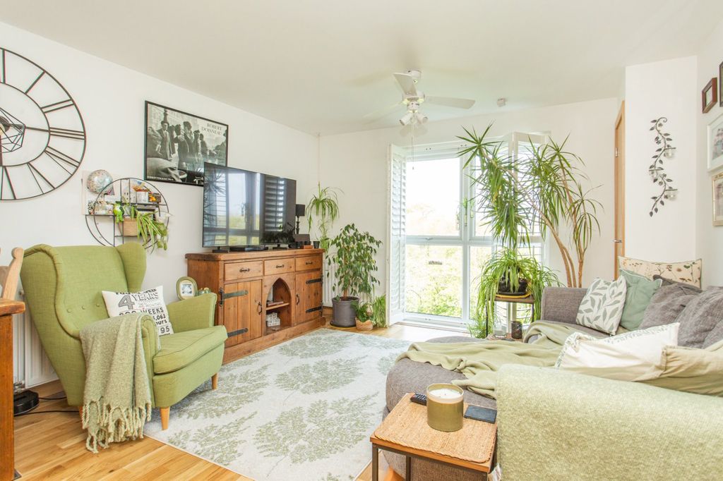 Property photo 2 of 12 Picture 2