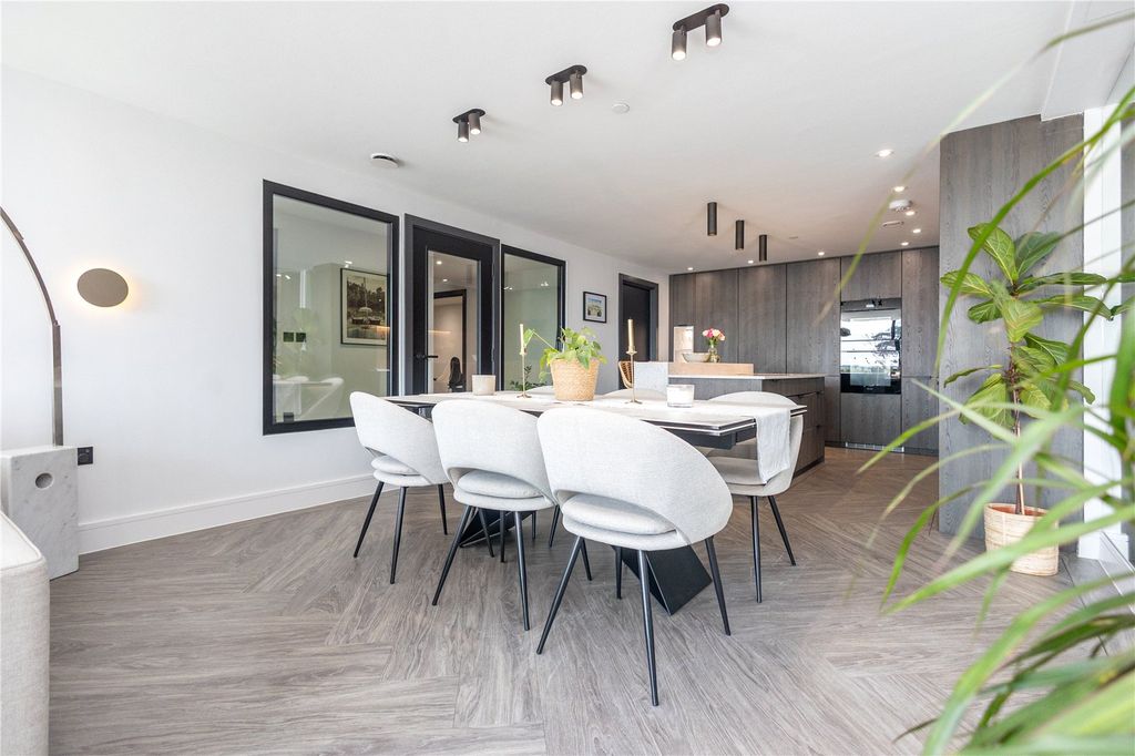 Additional image 9 of 2 bed flat for saleChaddesley Glen, Poole, Dorset BH13