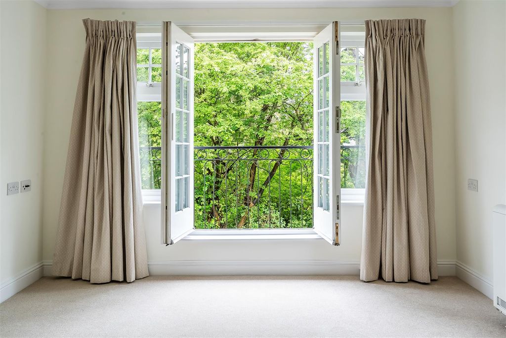 Property photo 3 of 13 Flat-5-Pegasus-Court-13.Jpg