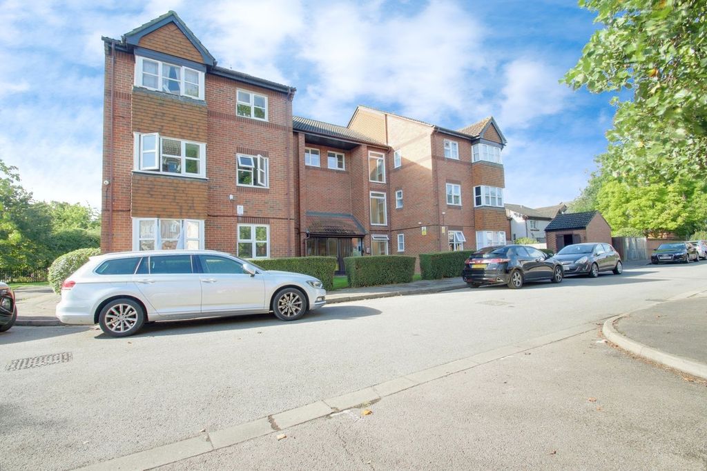 Property photo 1 of 8
