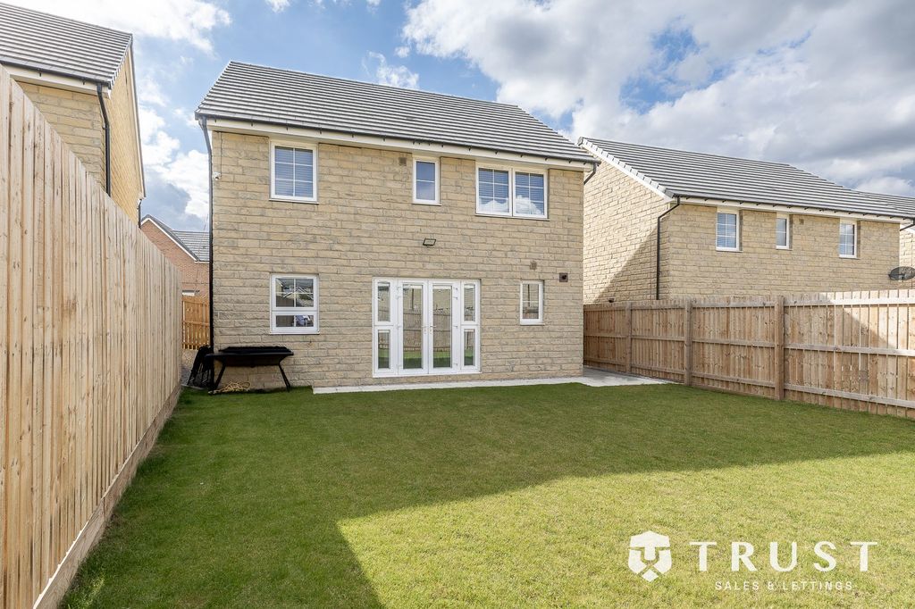 Property photo 2 of 43