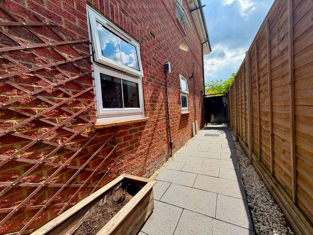 Additional image 16 of 3 bed flat for saleSouth Drive, Coulsdon CR5