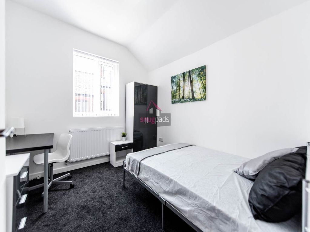 Property photo 3 of 8 3