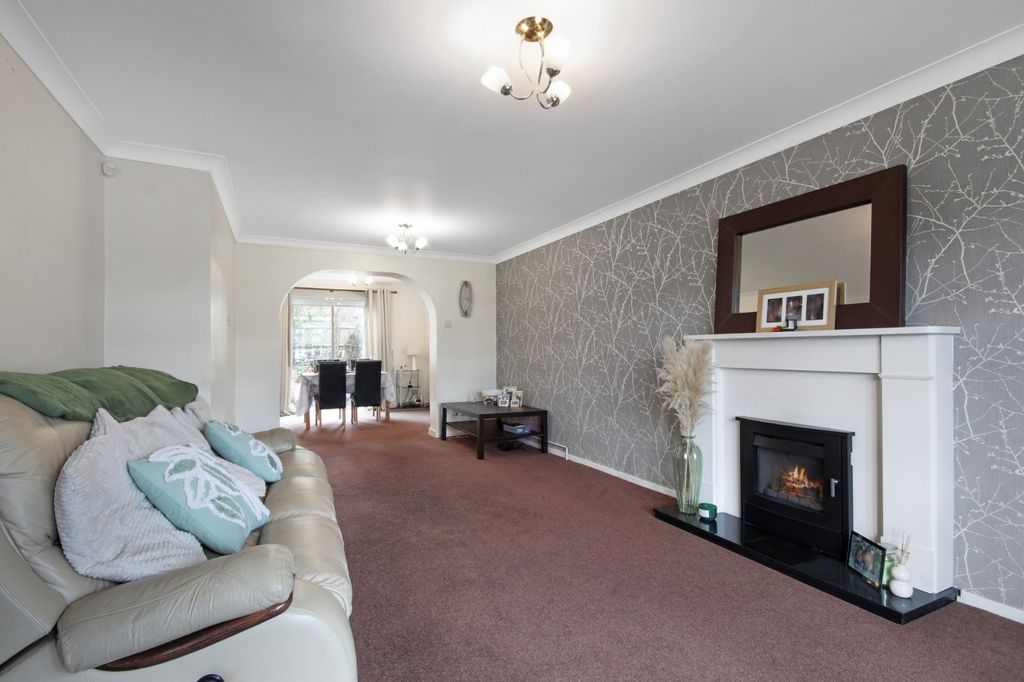 Property photo 3 of 24 Sitting Room