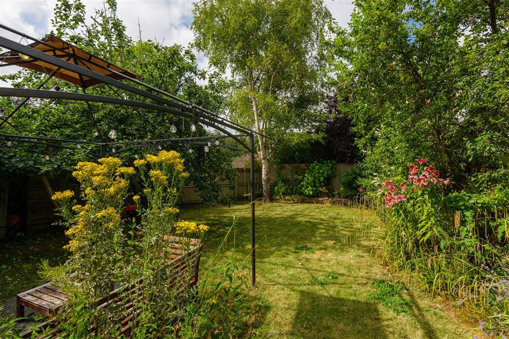 Property photo 3 of 33