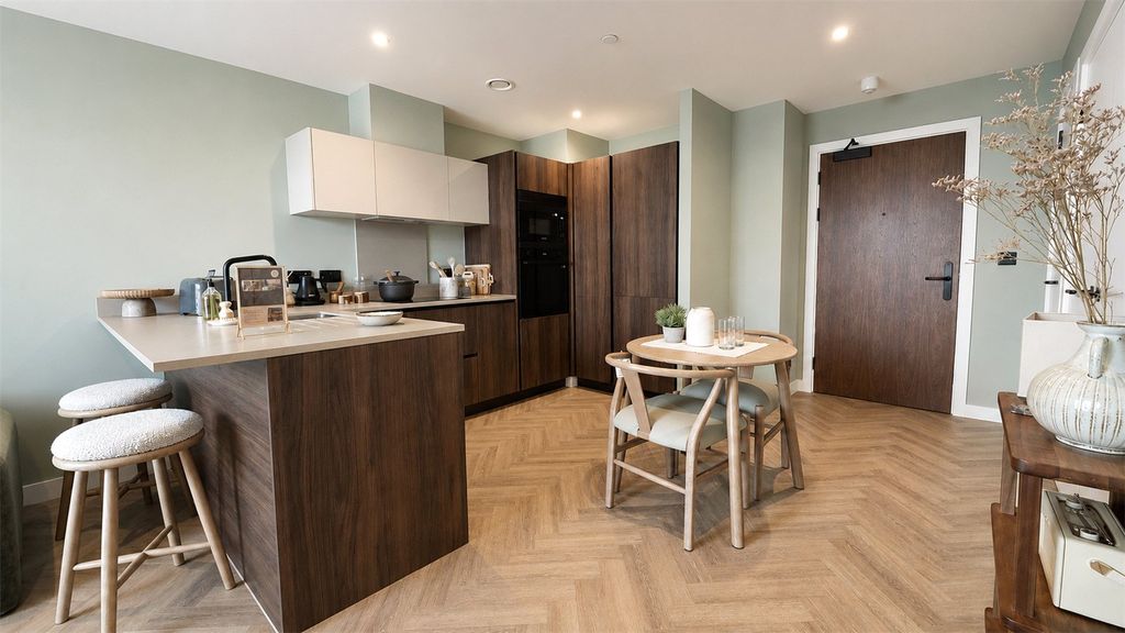 Property photo 2 of 18 Kitchen