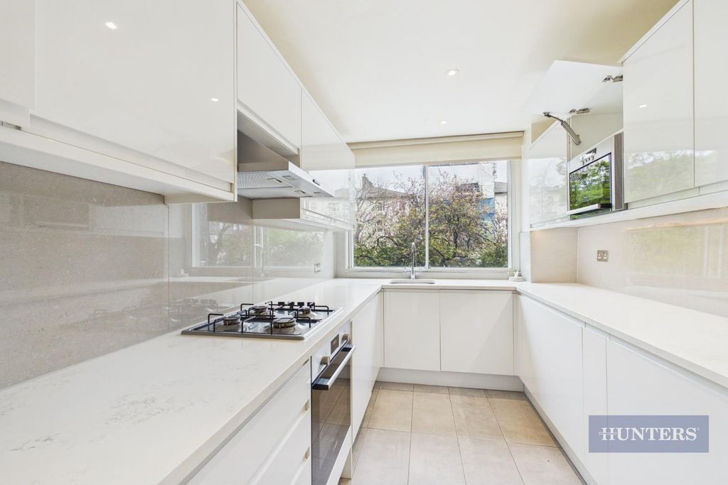 Property photo 2 of 18 Cam05152G0-Pr0415-Still002.Jpg