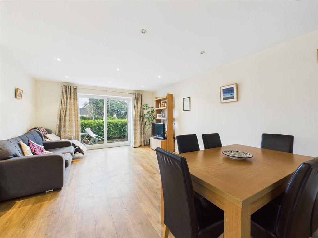 Property photo 2 of 10 Cam05080G0-Pr0267-Still012.Jpg