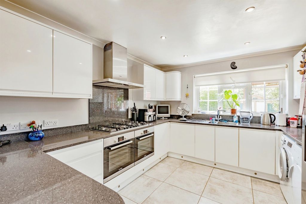 Property photo 2 of 17