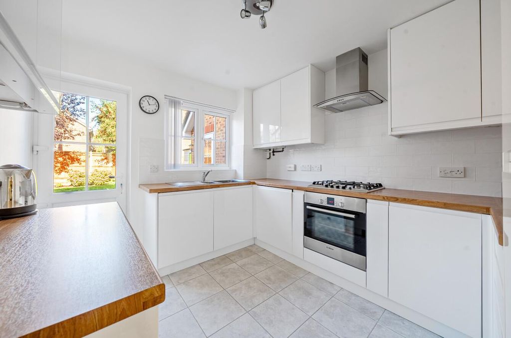 Property photo 3 of 16 1344636-10-68E39Be38A5c9.Jpg