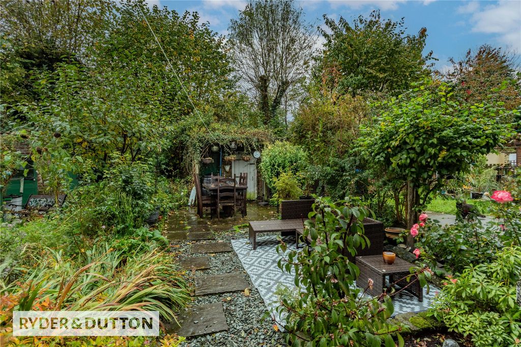 Property photo 2 of 23 Garden