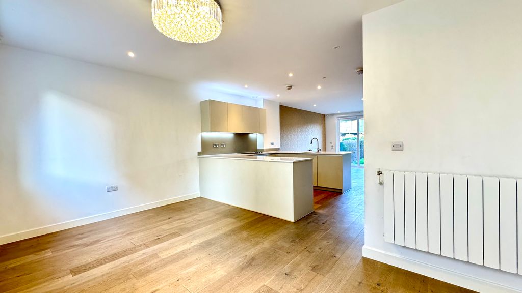 Property photo 3 of 25