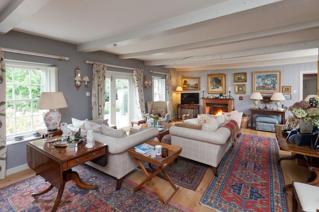 Property photo 2 of 17 Drawing Room