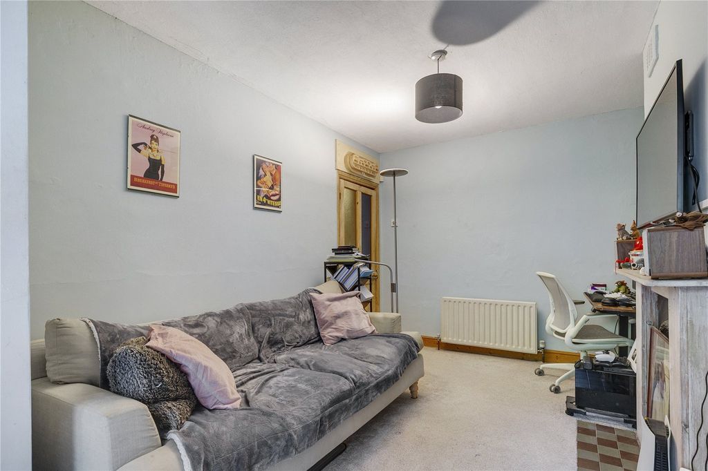 Property photo 3 of 10 Picture No. 13