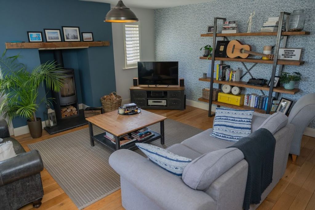 Property photo 2 of 35