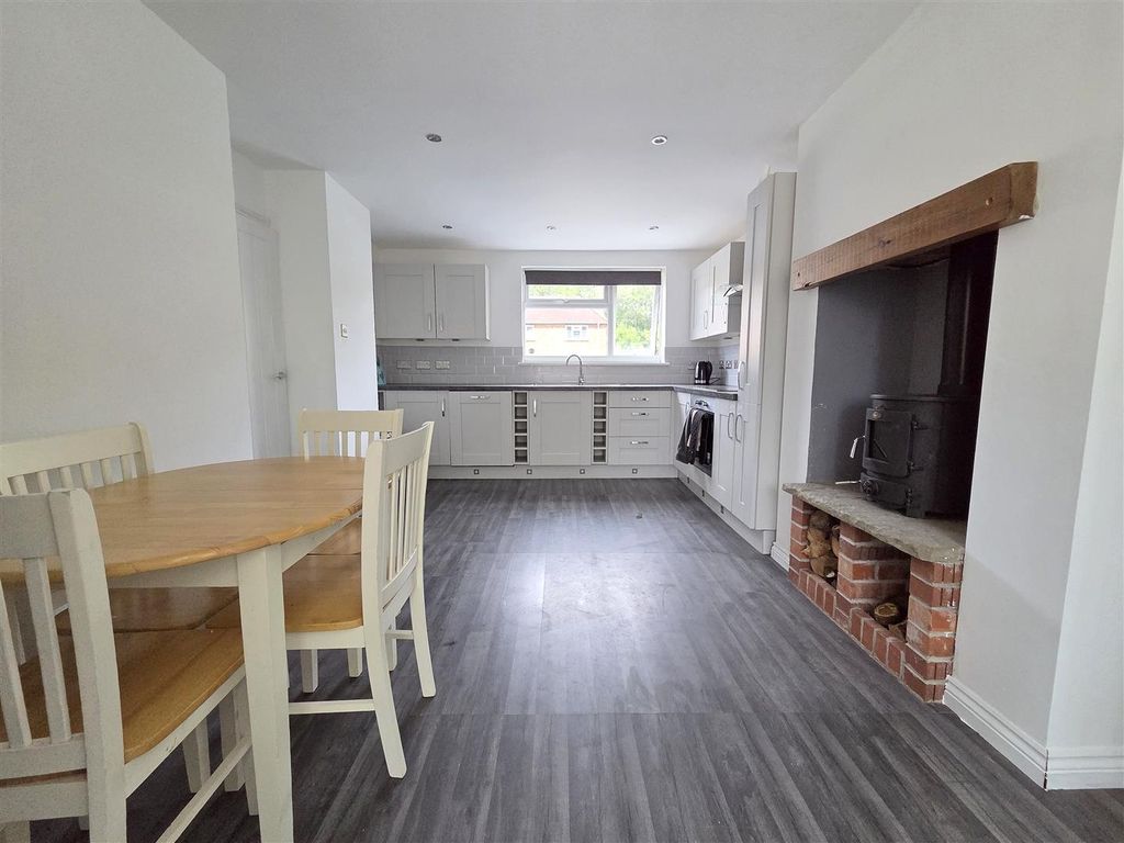 Property photo 2 of 15 Kitchen Diner