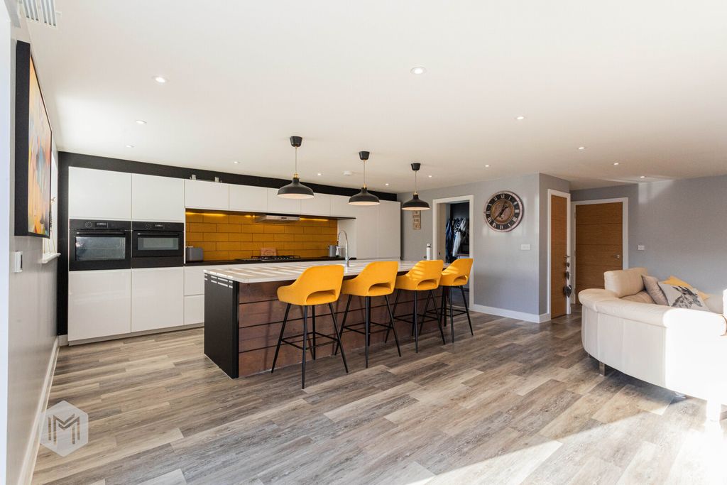 Property photo 2 of 31 Picture No. 25