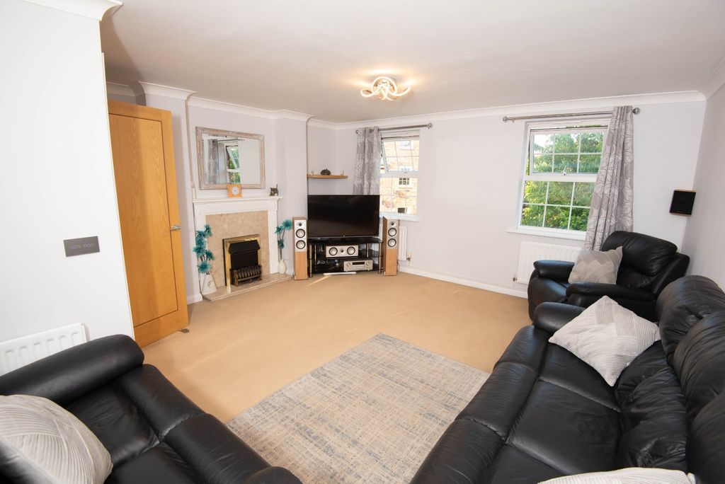 Property photo 2 of 16 Picture No. 75