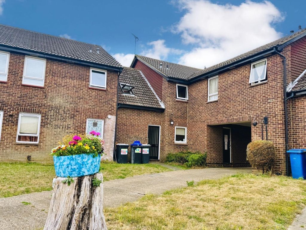 Property photo 1 of 8 Wyatt Road Presented By Nicoleta At Ewemove Bexley