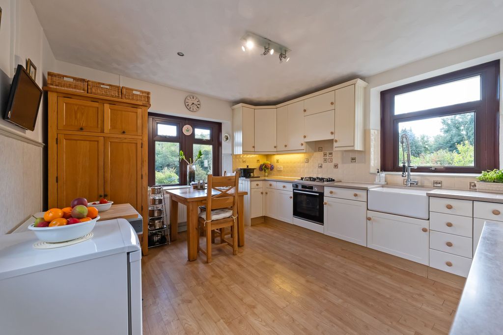 Property photo 2 of 44 2