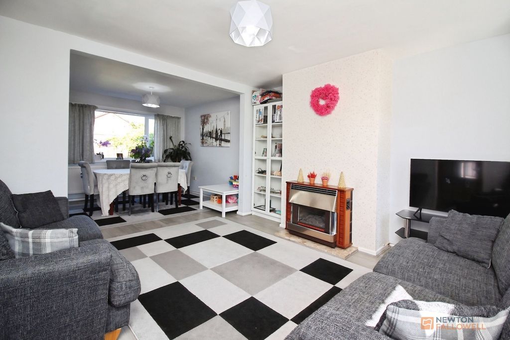 Property photo 2 of 23