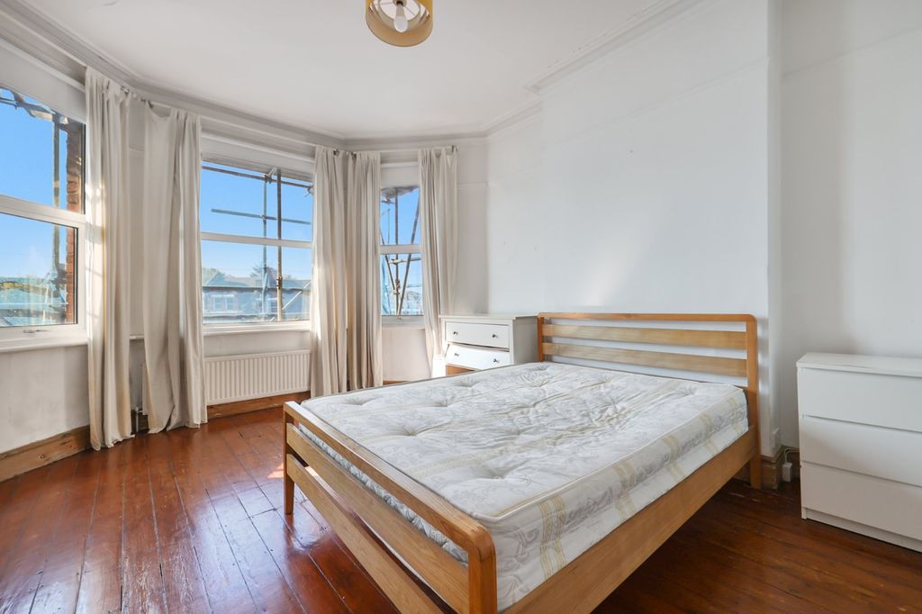 Property photo 3 of 8 Picture No. 27