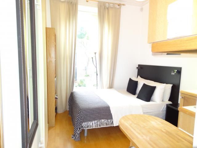 Property photo 1 of 5 Studio To Rent