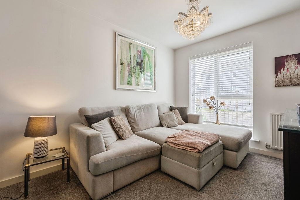 Property photo 3 of 19 Pbox-Img.Jpg