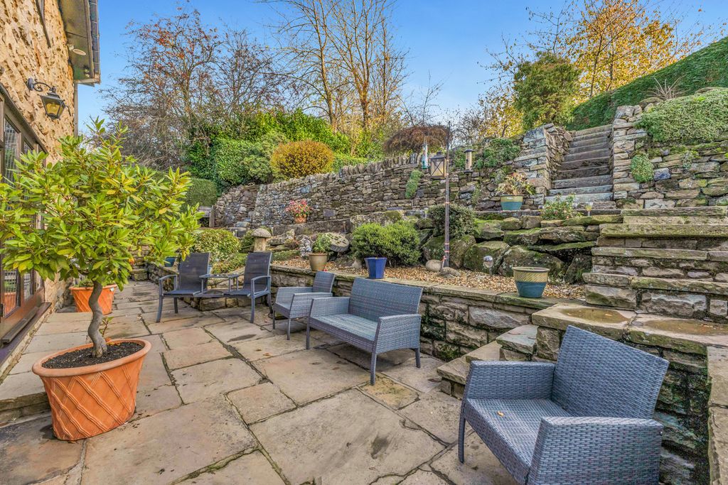 Property photo 1 of 25