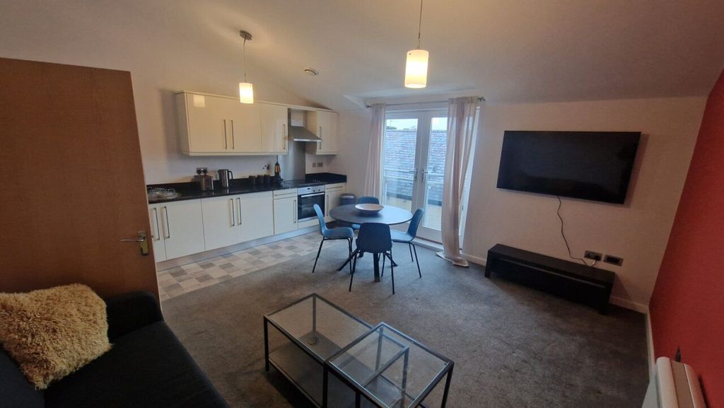 Property photo 3 of 8