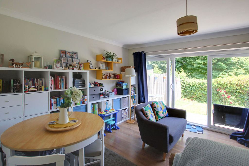 Property photo 2 of 11