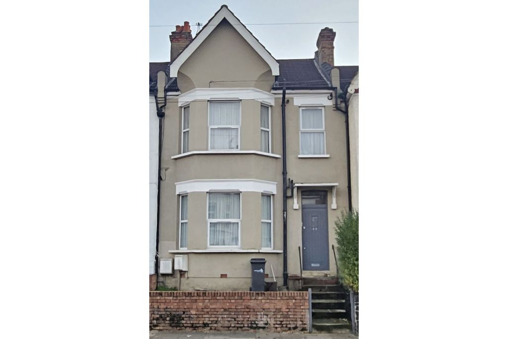 Property photo 1 of 1