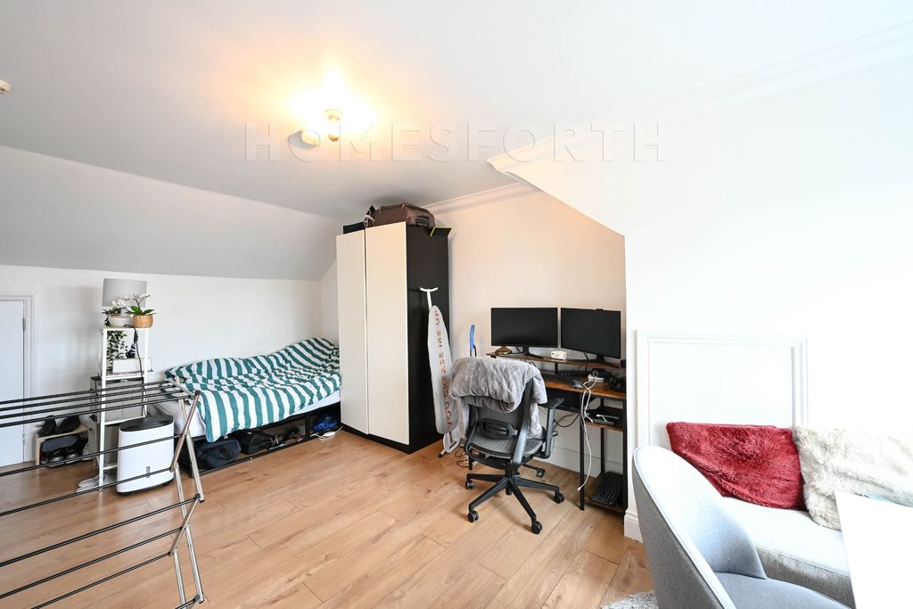 Property photo 2 of 8 Photo 3